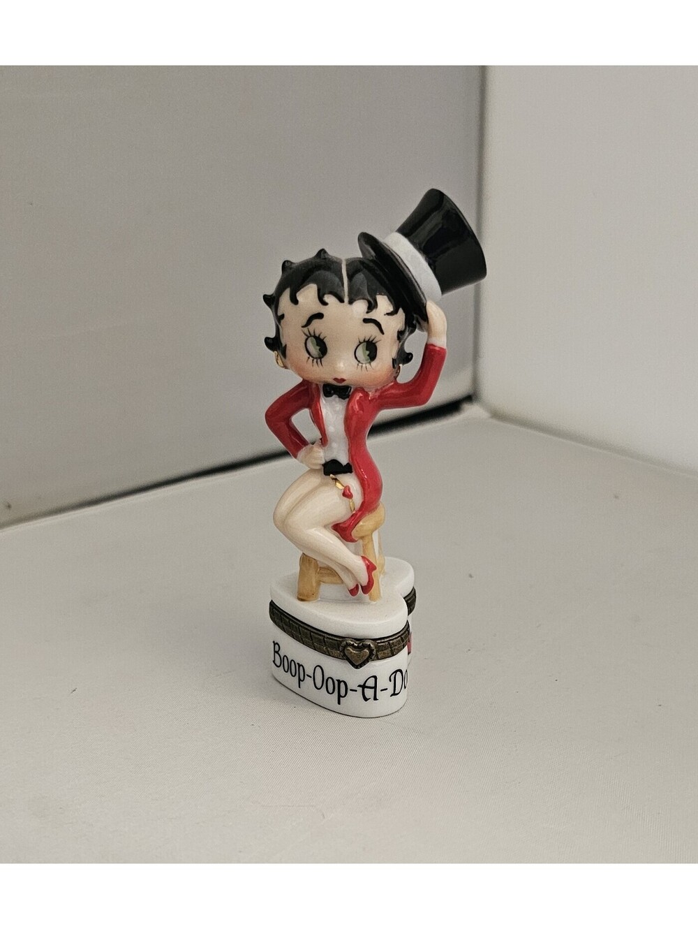 BETTY BOOP Hinge Boc w/ white puppy trinket "Oop-A-Doop" - PHB